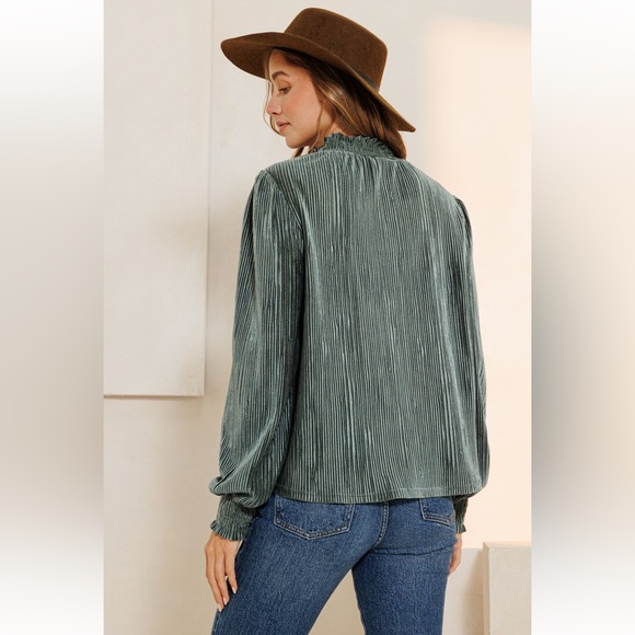 33 Most Fabulous Smoked Mock Neck Velvet Ribbed Top - Picture 4 of 5